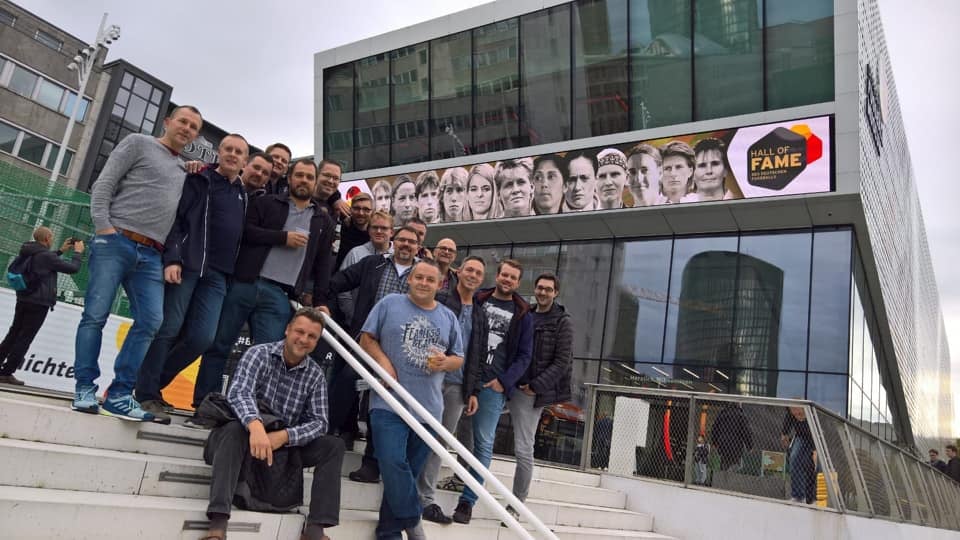 Die Alten Herren sammeln Trikots